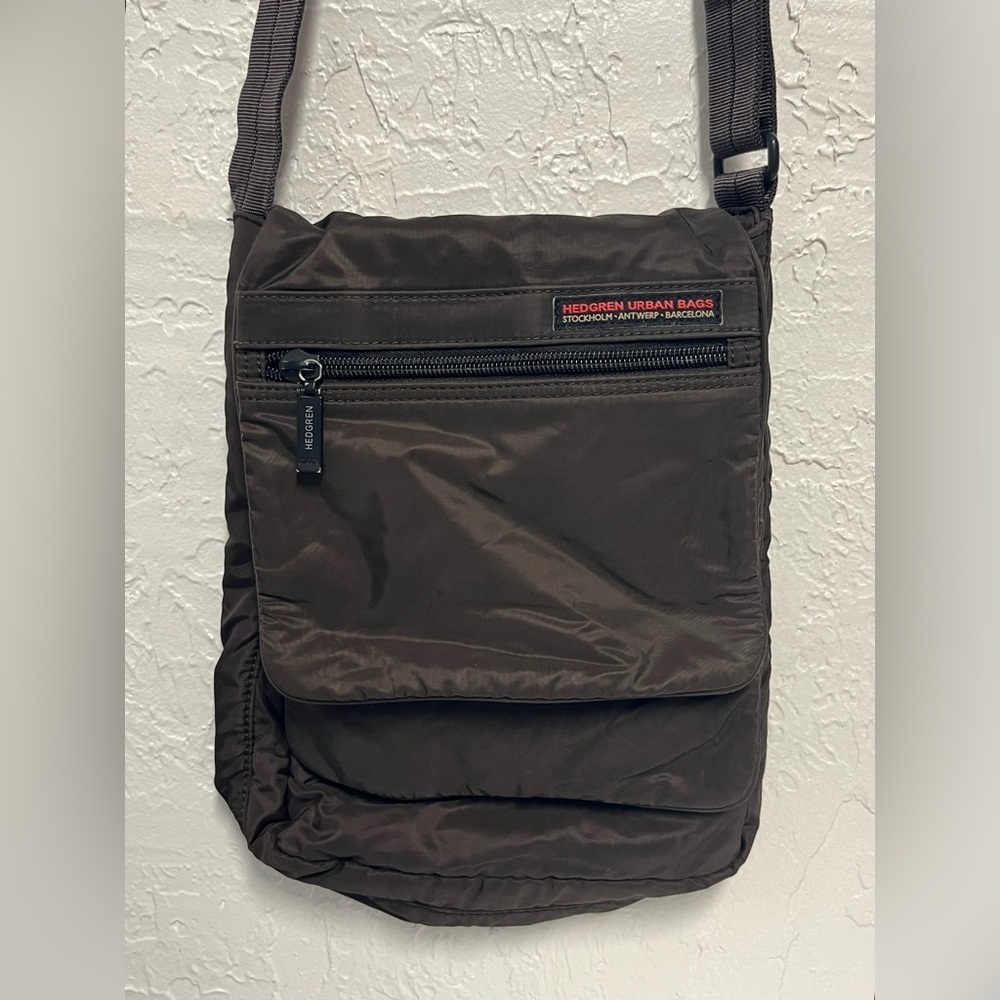 Hedgren Urban Stockholm Barcelonia Brown Crossbody Multi Pocket Zipper Bag